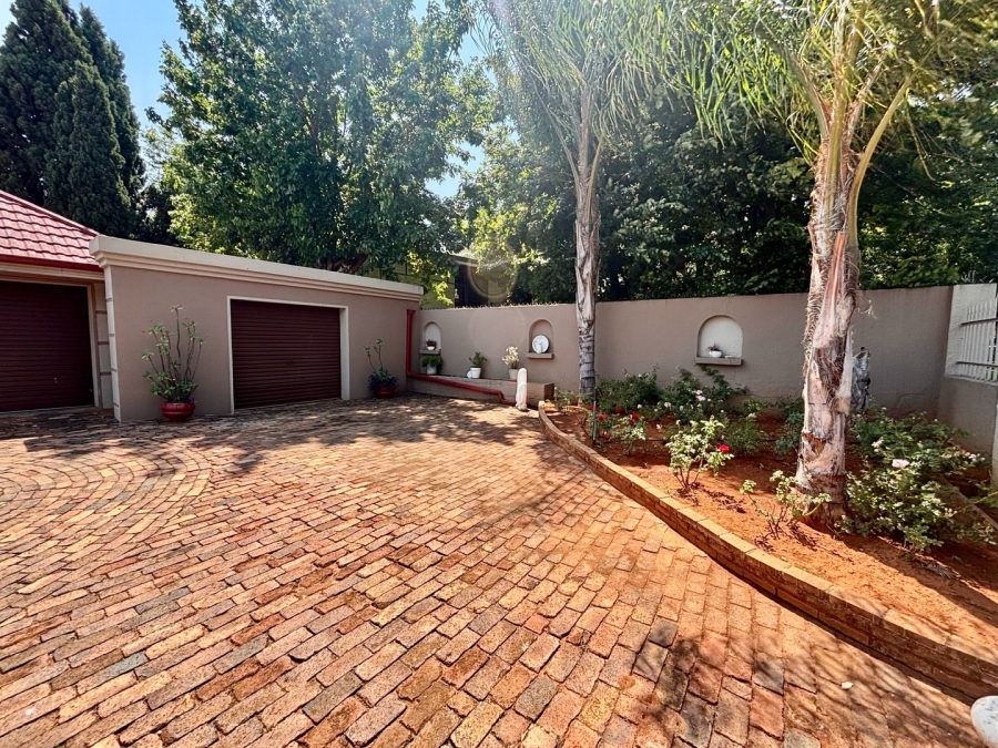 4 Bedroom Property for Sale in Wilkoppies North West